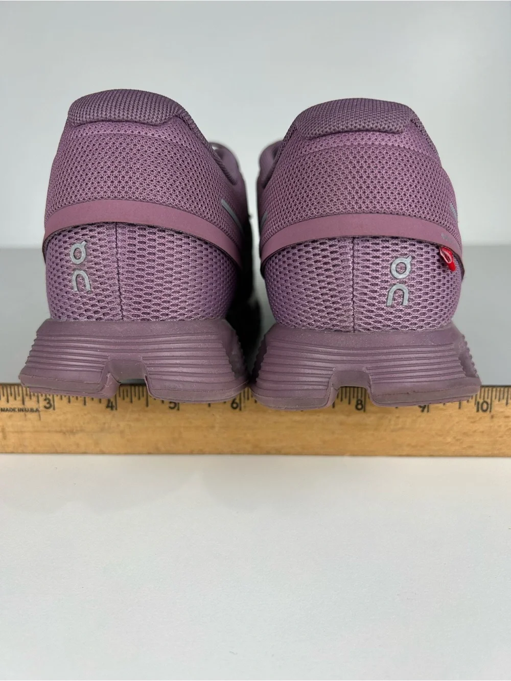 On CLOUD RUNNING WALKING  Cloudswift SNEAKER SHOES FIG/QUARTZ COLOR SIZE 9.5